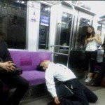 [실화] 지하철 입열고 자는 아저씨 손집어넣기.