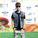 저스틴 비버, 캐쥬얼 패션도 간지 돋네