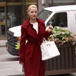 빨간색이 정말 잘 어울리는 '<b>엠마</b> 허드'