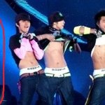 그 귀하고 귀하다던 탑느님의 <b>노출사진</b>