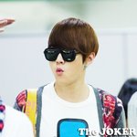 비스트 <b>용준형</b>, 기분 좋아 보이네