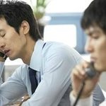 금요일도 야근하신다면?!  동료들과 <b>맥주한잔</b>~ 캬~