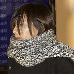 얼굴가리고 사진 찍혀도 연예인 <b>포스</b>