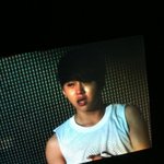 <b>눈물</b>흘리는 '비스트' 용준형