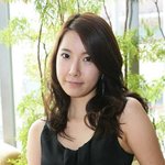 미녀 인터넷 작가 이윤세, 대학 교수 임용 논란
