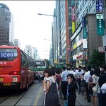 폭우속에서 <b>우산</b>씌워주신분 찾아요!