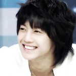 눈웃음이 귀여운 남자아이돌