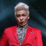 <b>책상</b>밑에