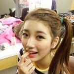 <b>배수지</b>vs강지영