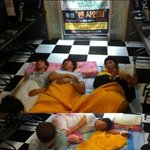 날로 먹는 유세윤, 여전하네요.