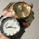 <b>닉슨</b> 메탈 시계 캐논 살까 하는데 색상좀 골라주세용~~