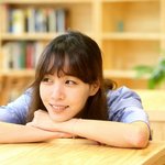 김이나 “아이유랑 수다 떨며 <b>노랫말</b> 썼죠”