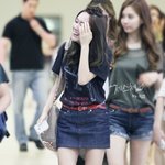 <b>제시카</b>-크리스탈, 극과극 표정 '눈길'