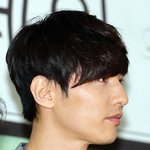 원빈느님의 초근접사, 사람인가 조형물인가...