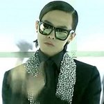 <b>gd</b>의 화려한 선글라스 퍼레이드