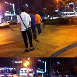 아무런 약속도...<b>상의</b>도없이... 똑같은 옷을 입고온 세명의 친...