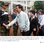 <b>악수</b>는 손으로 하는거다.