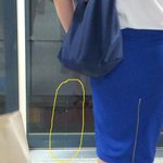 지하철에서 침뱉는 무개념녀 !!   쯧쯧....