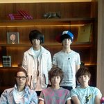 <b>b1a4</b>가족사진