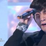 <b>미간</b>으로 노래하는 가수.jpg