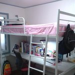 **** 좁아터진 <b>내방</b>을 소개합니다 ****