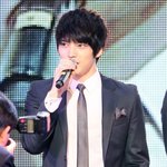 거울을 깨버리고 싶다는 <b>재중</b>