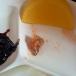 탕수육에서 <b>나사</b>가 나왔어요