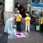 -------기독교<b>신자</b>들이 스님을 방해...이래서 ㄱ ㅐ독교인가봅니다...