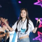 에이핑크 손나은 <b>배</b> 노출!