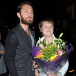 수염이 얼굴 반을 다 덮은 <b>주드</b>로, 말끔한 얼굴이 그리워~