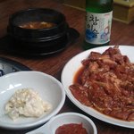 24살 <b>흔</b>녀 혼자 돼지갈비 먹기 ^^