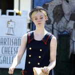 <b>엘르</b>패닝, 언니의 미모까지 따라 잡을 기세~