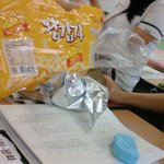 님들 과자<b>봉지</b> 이렇게 뜯어보신적있음?