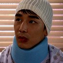 털모자 달린 <b>점퍼</b>에 저 털모자 누가 쓰고 있었더라