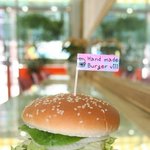 이 햄버거 맛있지 보이지 않음?