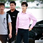 안경<b>너머</b> 속쌍꺼풀 진 윤호