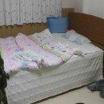지천명 50의 나이에도 저를 위해 침대를<b>양보</b>하는우리 엄마아빠...