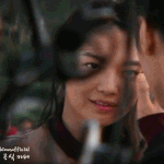 대한민국 길거리 아무<b>곳</b>에서나 볼수있는 <b>어느</b> 흔한 외모의 커플