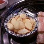 이거 이름이 대체 뭔가요??<b>호일</b>안에 참기름넣고 마늘구워먹는 이거...