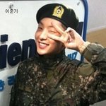 <b>나이</b> 서른살인게 믿기 힘든 남자 연예인들