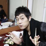 비스트 윤두준 다리부상..