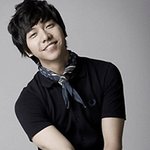 <b>가수</b> 겸 배우로 여자들에게 인기 많은 20대 훈남