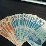 오늘뻐카충전했는데...<b>잔돈</b>