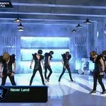 컴백한 '유키스' 호불호가 갈리는 오골계옷