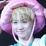 <b>신난</b> 표정을 숨기지 못한 스타들