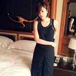 호텔에서 <b>옷매무새</b> 다듬는 '티아라' 은정