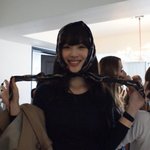 설리,  완젼 귀여운 화보<b>촬영</b> 뒷 모습