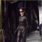 <b>캣우먼</b>으로 돌아온 앤 해서웨이 파파라치