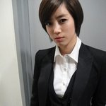 카리스마 있는 여자 아이돌 <b>수트</b> 패션
