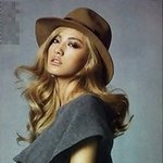 나나, 두꺼운 옷 입어도 숨길 수 없는 <b>허리</b>